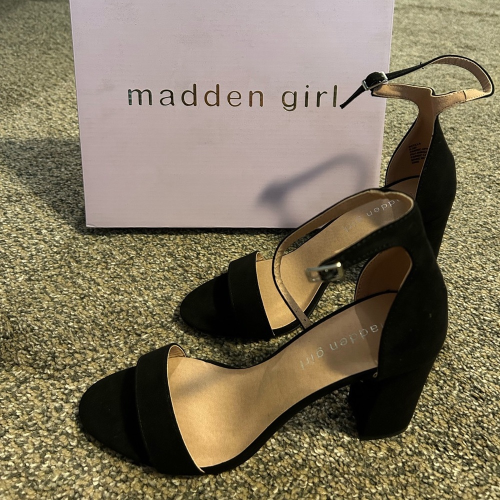 Beela Black Fabric Madden Girl heeled ankle strap shoes